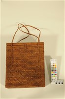 藏品(方形籐箱)的圖片